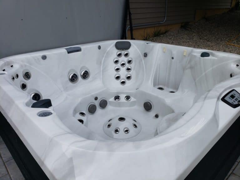 Empty Jacuzzi J-385